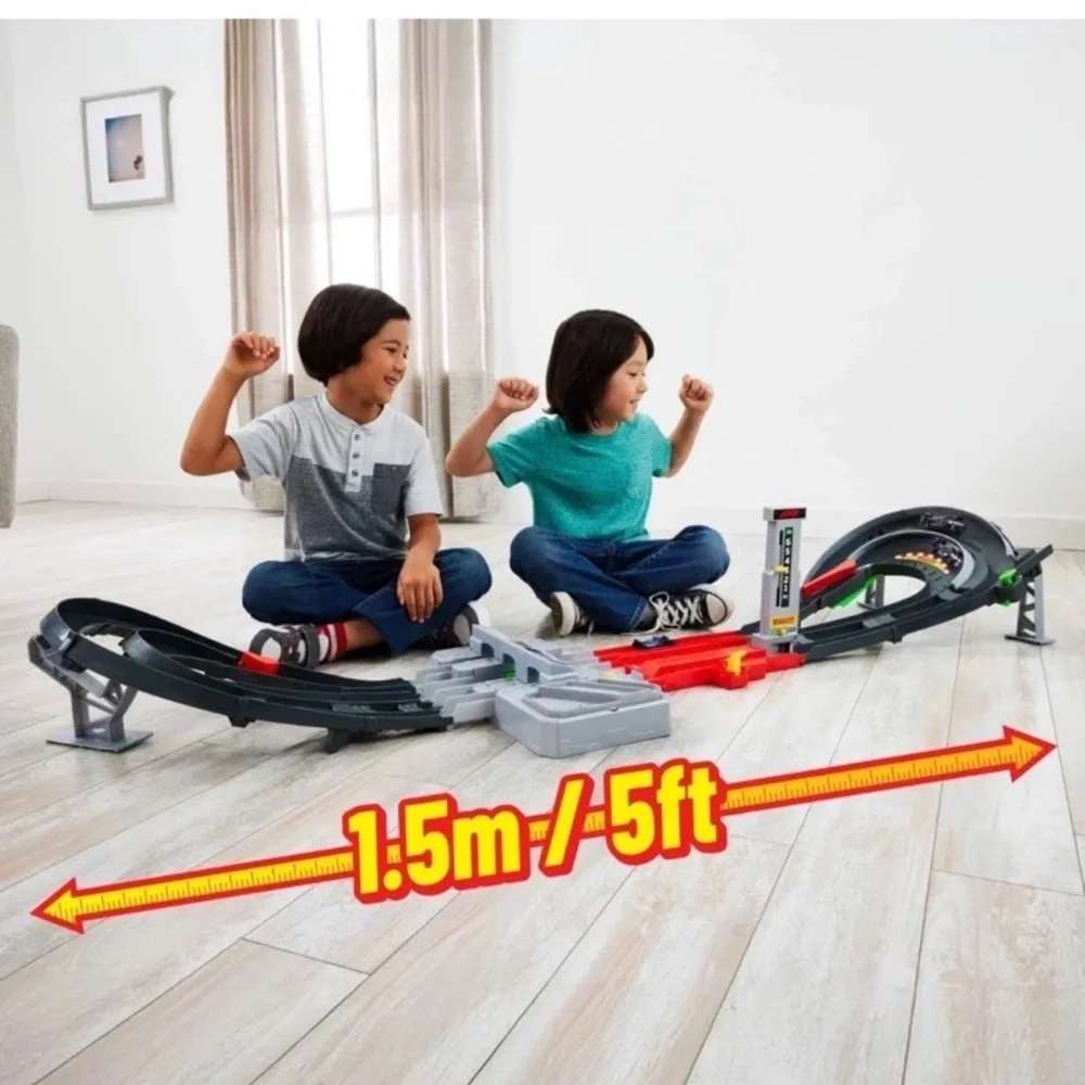 Hot Wheels Formula 1 Racing Grand Prix Circuit - Red/Black F1 with Cars